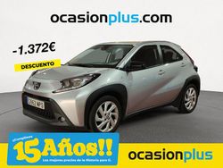 Gris / plata Usado 2024 Toyota Aygo Play Utilitario | 14.800 € (Precio justo)