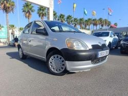 Plateado Usado 2002 Toyota Yaris Luna Utilitario | 3590 € (Precio justo)