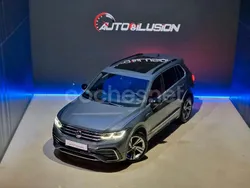 Gris / plata Usado 2021 VW Tiguan R-line SUV | 32.990 €