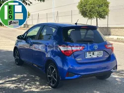 Azul Usado 2017 Toyota Yaris Hybrid Active Berlina | 12.999 € (Precio justo)