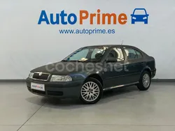 Gris / plata Usado 2003 Skoda Octavia Ambiente Berlina | 2270 €
