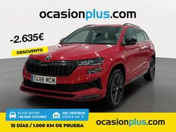Rojo Usado 2022 Skoda Karoq SportLine SUV | 28.990 € (Un poco caro)