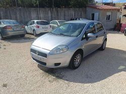 Gris Usado 2009 Fiat Punto Feel Utilitario | 3500 €