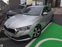 Gris / plata Usado 2022 Skoda Octavia Ambition Berlina | 16.990 € (Precio justo)