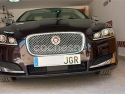 Granate Usado 2015 Jaguar XF Premium Luxury Berlina | 17.990 €