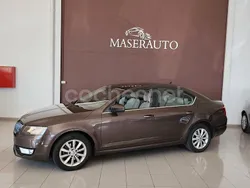 Marrón Usado 2013 Skoda Octavia Elegance Berlina | 12.500 €