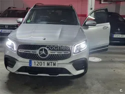 Gris / plata Usado 2023 Mercedes GLB200 SUV | 53.000 €