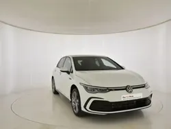 Blanco Usado 2023 VW Golf VIII R-line | 29.990 € (Caro)