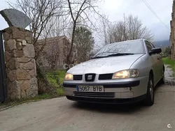 Gris / plata Usado 2002 Seat Ibiza Sport Berlina | 1400 € (Un poco caro)