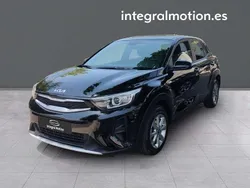Negro Usado 2023 Kia Stonic SUV | 15.900 € (Precio justo)