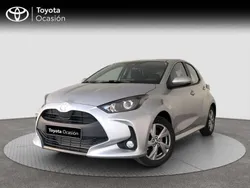 Gris Usado 2024 Toyota Yaris Hybrid Active Berlina | 21.900 € (Precio justo)