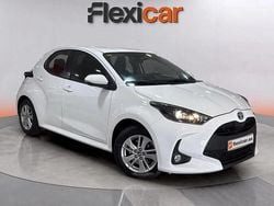 Blanco Usado 2021 Toyota Yaris Hybrid Business Edition Berlina | 13.990 € (Buen precio)