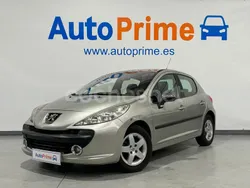Beige Usado 2007 Peugeot 207 Berlina | 3790 € (Precio justo)