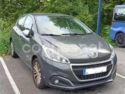 Gris / plata Usado 2017 Peugeot 208 Allure Utilitario | 8500 € (Precio justo)