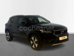 Negro Usado 2022 Volvo XC40 Momentum SUV | 29.900 € (Precio justo)