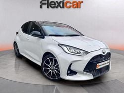 Blanco Usado 2023 Toyota Yaris Hybrid Plus Berlina | 18.790 € (Precio justo)