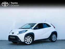 Blanco Usado 2024 Toyota Aygo Play Utilitario | 16.350 € (Un poco caro)