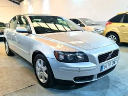 Gris / plata Usado 2005 Volvo S40 Kinetic Berlina | 3999 € (Precio justo)