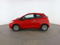 Rojo Usado 2016 Ford Ka Titanium Utilitario | 7999 € (Un poco caro)