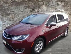 Rojo Usado 2020 Chrysler Pacifica Touring SUV | 61.000 €