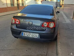 Gris / plata Usado 2008 VW Passat Advance Berlina | 5400 € (Buen precio)