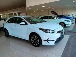Otro Usado 2024 Kia Ceed Berlina | 19.600 € (Precio justo)