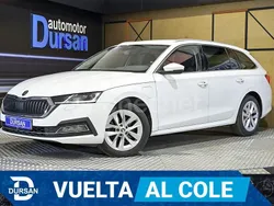 Blanco Usado 2022 Skoda Octavia Familiar | 21.890 € (Precio justo)