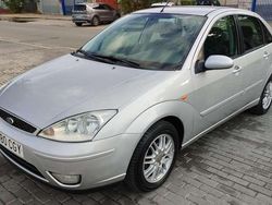 Gris / plata Usado 2003 Ford Focus Ghia Berlina | 3250 € (Precio justo)