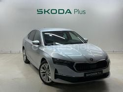 Gris / plata Usado 2025 Skoda Octavia Berlina | 30.900 € (Caro)