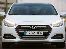 Negro Usado 2017 Hyundai i40 Berlina | 9900 €