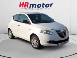 Blanco Usado 2014 Lancia Ypsilon Gold Utilitario | 7290 € (Precio justo)