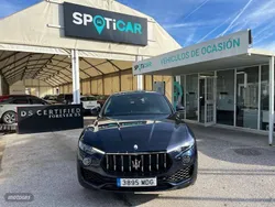 Azul Usado 2023 Maserati Levante SUV | 97.995 €