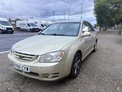 Amarillo Usado 2004 Kia Cerato EX Berlina | 2300 € (Un poco caro)