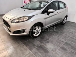 Gris / plata Usado 2016 Ford Fiesta Trend Utilitario | 7499 € (Precio justo)