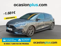 Gris / plata Usado 2023 Ford Focus ST-Line Berlina | 17.995 € (Precio justo)