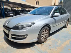 Gris / plata Usado 2015 Renault Laguna III Berlina | 8990 € (Precio justo)