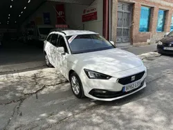 Blanco Usado 2021 Seat Leon ST Reference Familiar | 16.500 € (Precio justo)