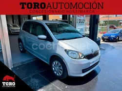 Gris / plata Usado 2015 Skoda Citigo Ambition Utilitario | 5990 € (Buen precio)