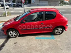 Rojo Usado 2000 Peugeot 206 Berlina | 1550 € (Buen precio)