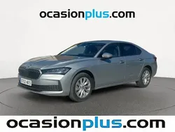 Gris plata Nuevo 2025 Skoda Superb Essence Berlina | 33.137 € (Super precio)