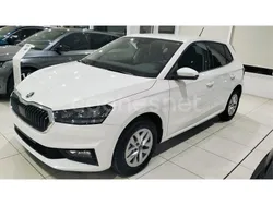 Blanco Nuevo 2025 Skoda Fabia Selection Utilitario | 17.490 € (Precio justo)