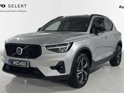 Plateado Usado 2024 Volvo XC40 Plus SUV | 42.900 € (Caro)