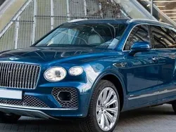 Azul Usado 2023 Bentley Bentayga SUV | 272.900 € (Super precio)