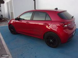 Rojo Usado 2018 Kia Rio Plus Berlina | 9990 € (Precio justo)
