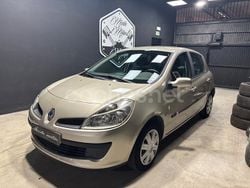 Beige Usado 2007 Renault Clio II Authentique Berlina | 3800 € (Precio justo)