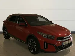 Rojo Usado 2023 Kia XCeed SUV | 25.600 € (Un poco caro)