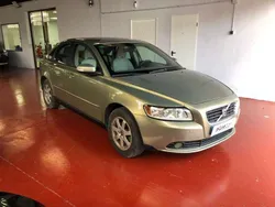 Beige Usado 2009 Volvo S40 Drive Kinetic Berlina | 3000 € (Super precio)