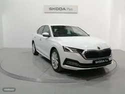 Blanco Nuevo 2025 Skoda Octavia Selection Berlina | 28.900 €