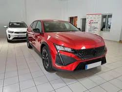 Rojo Usado 2023 Peugeot 408 Allure Berlina | 24.140 € (Precio justo)