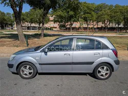 Gris / plata Usado 2006 Kia Rio EX Berlina | 2750 € (Buen precio)